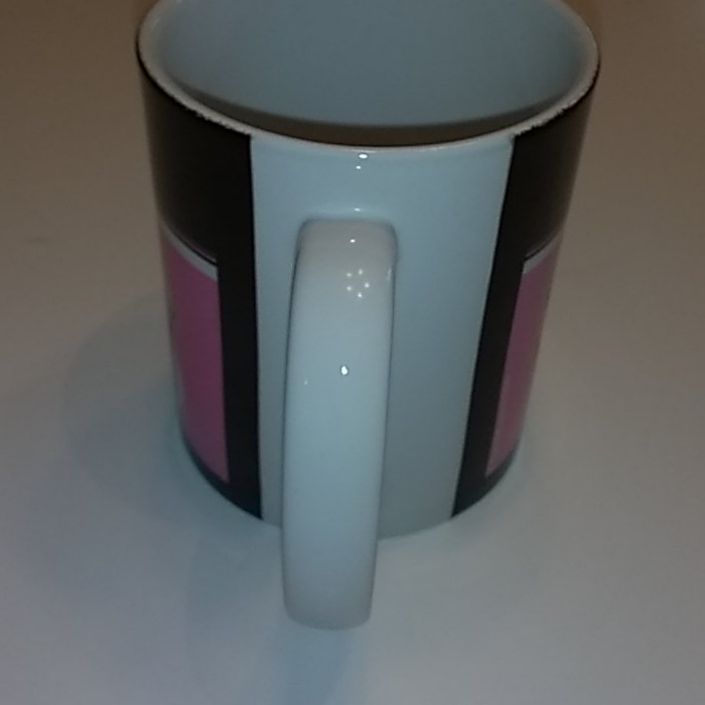 Encore coffee cup. - Picture 3 of 8